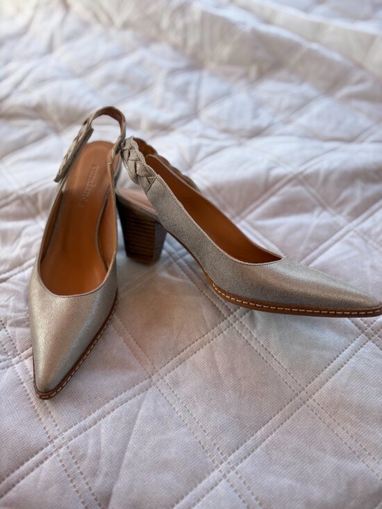 Sundance Shoes - Sundance Leather High Heeled Silver/Metallic Pointed Shoes - 6.5 US, 36 EU